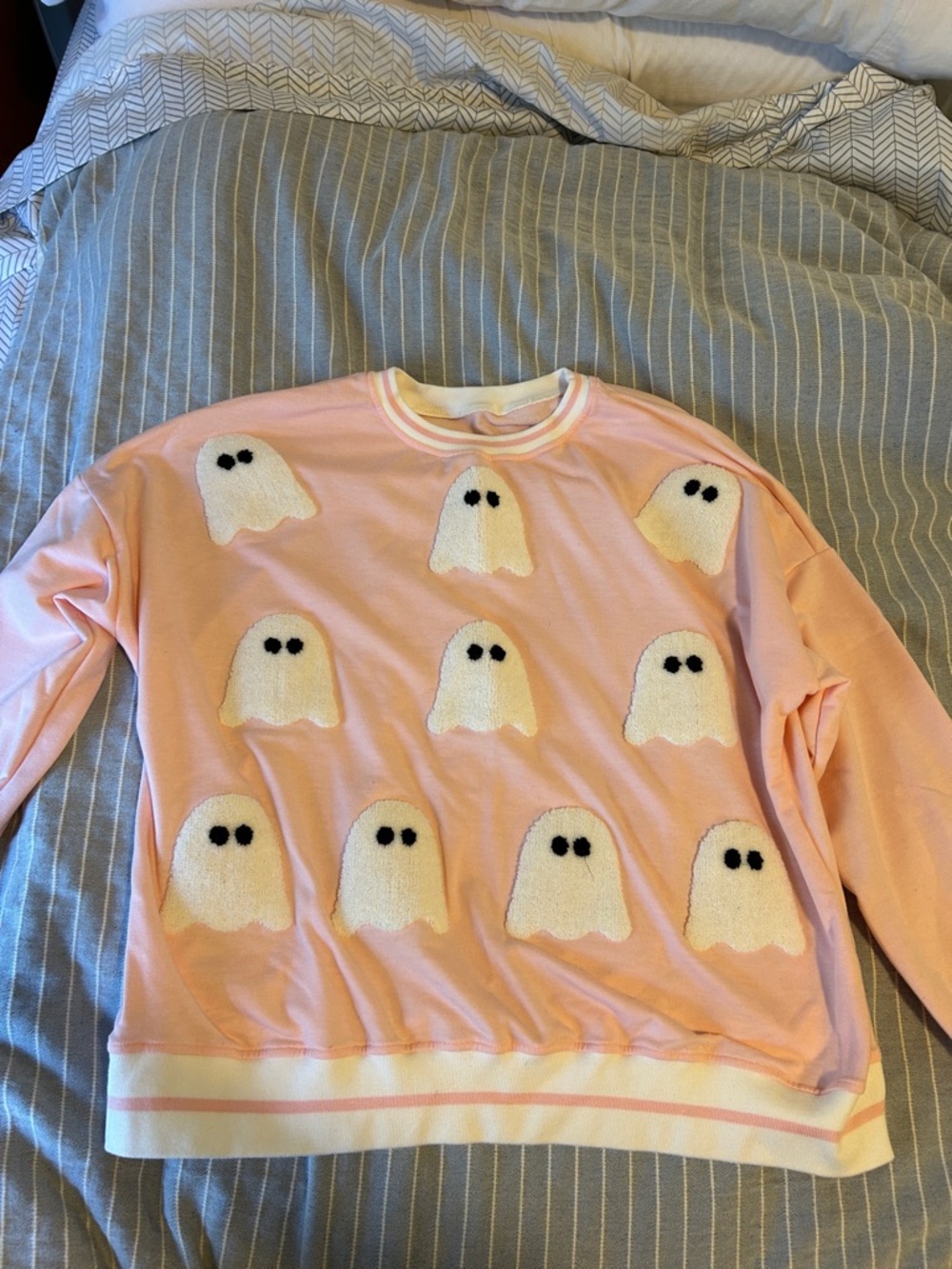 Amazon Pink Ghost Appliqué Crewneck Sweatshirt